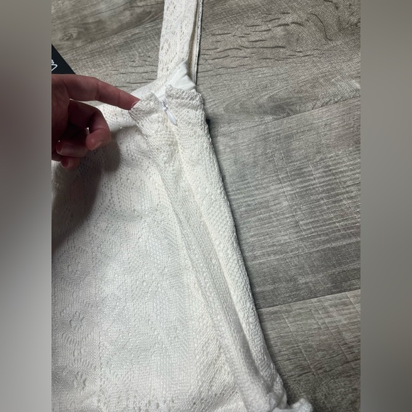 Lulu’s White Sleeveless Bodysuit - Picture 4 of 8